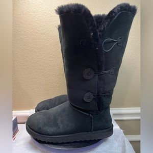 Women’s Black UGG Bailey Button Triplet II Boots size 11